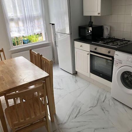 East London 2 Bedroom Flat Exterior foto