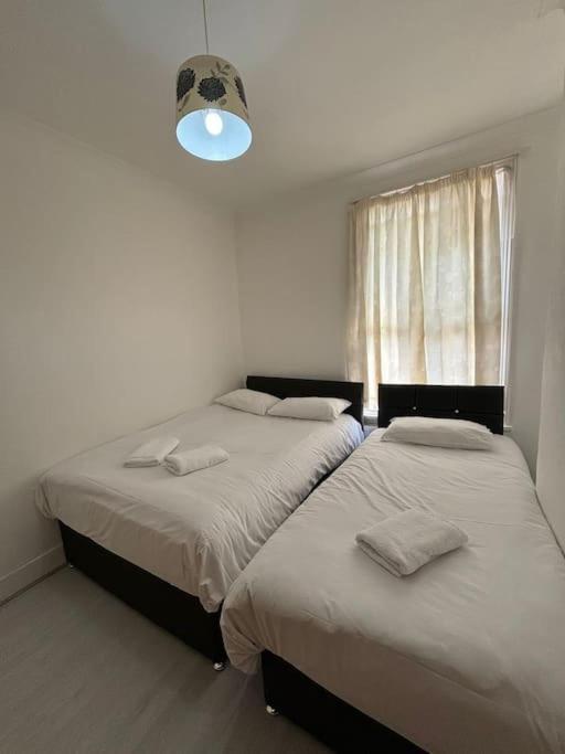 East London 2 Bedroom Flat Exterior foto