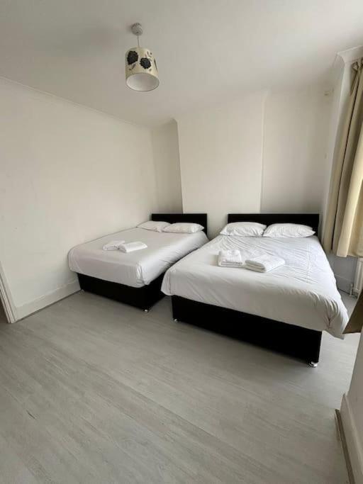 East London 2 Bedroom Flat Exterior foto