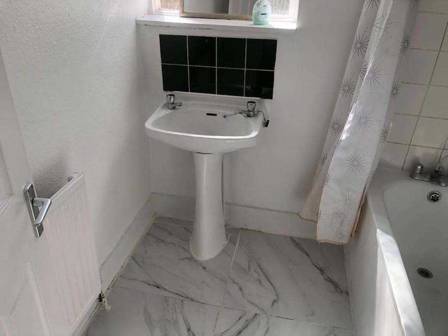 East London 2 Bedroom Flat Exterior foto